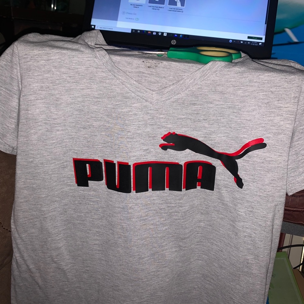 3x v neck Puma shirt